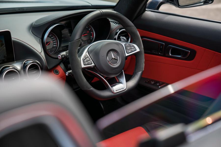 Интерьер Mercedes-AMG GT C Roadster (R190) 2017 года  (AU) (фото 13 из 40)